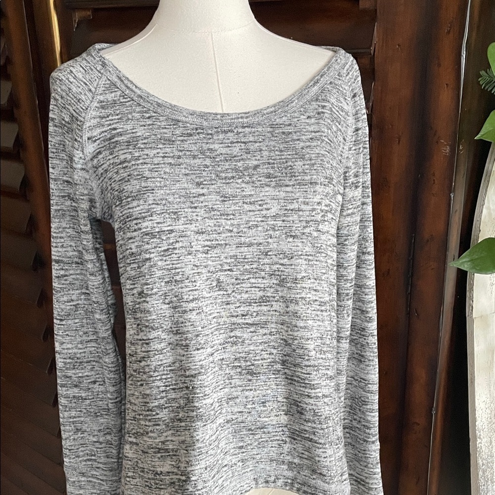 Athleta Warmer Bias Top Gray Long Sleeve Knit Top Small - Picture 2 of 9